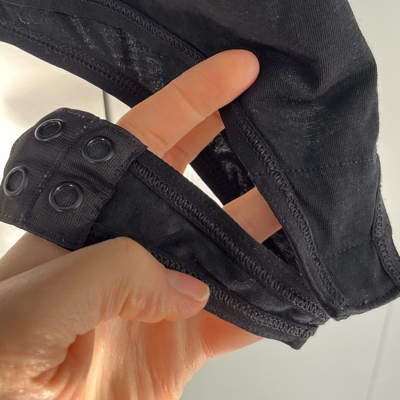 Kit and Ace/ Black capped sleeve/ Bodysuit/ Snap closure/High stretch/Size US 10 - Picture 8 of 12